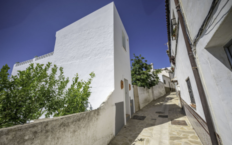 Calle detrás de la casa