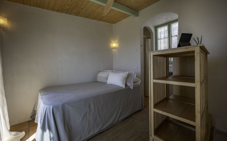 Habitación con cama individual grande en tercera planta