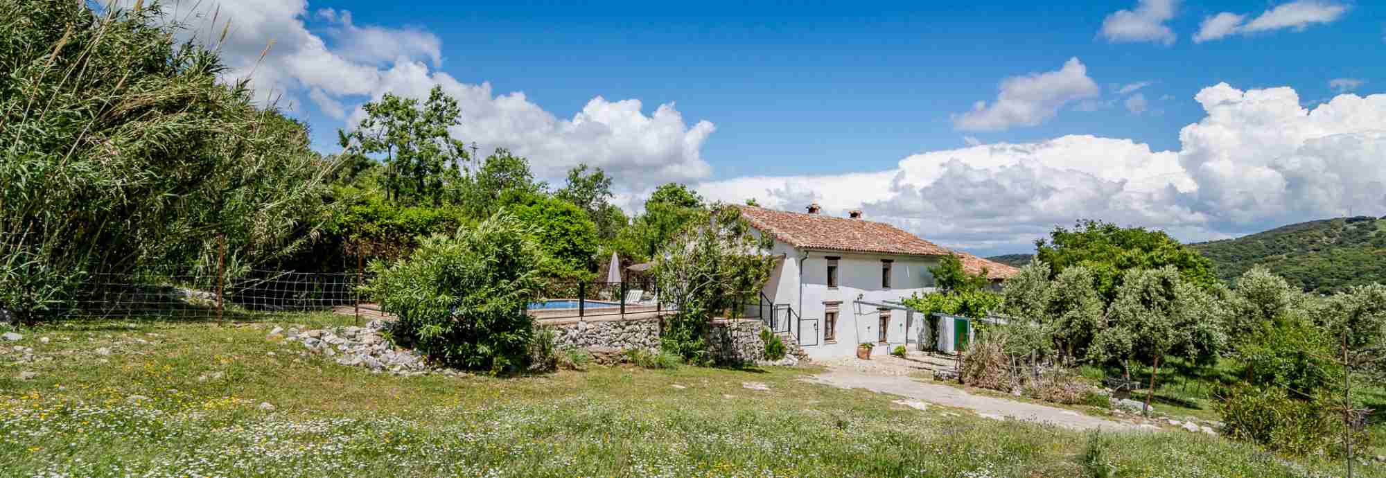 Cortijo rústico privado con piscina en el Parque Natural de Grazalema