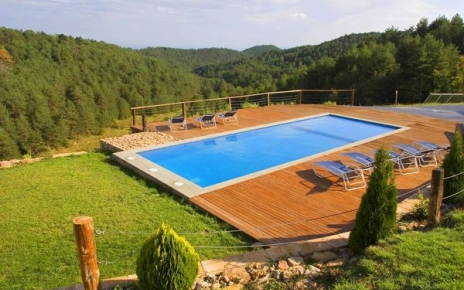 Piscina y vistas en verano