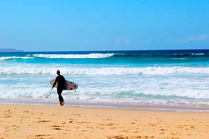 Surfing Razo beach